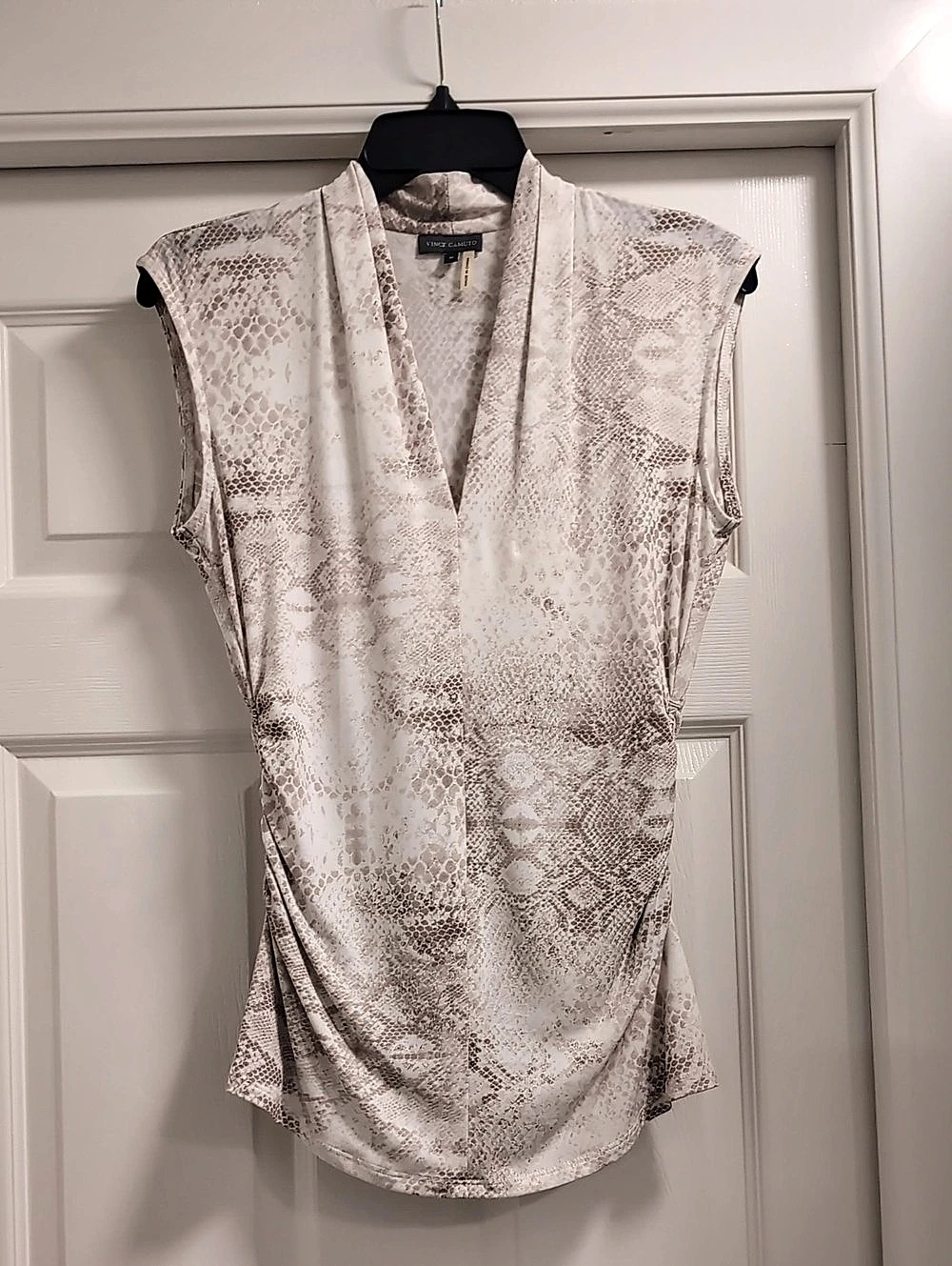 Vince Camuto Snake Print Sleeveless Blouse in White & Tan Medium Like New